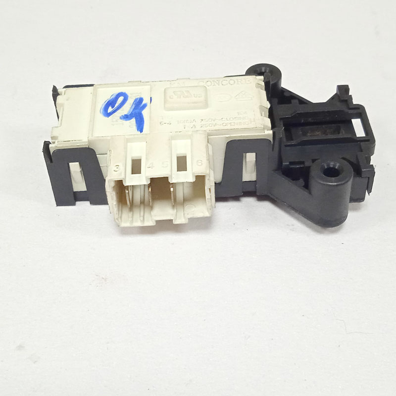 Устройство блокировки люка Leran, Hisense, Gorenje 1577266 WFD6010 (демонтаж)