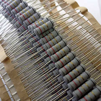 Резистор-металло-оксидно-плёночный-8,2-Ом,-2-Вт,-5%(J),-MOF