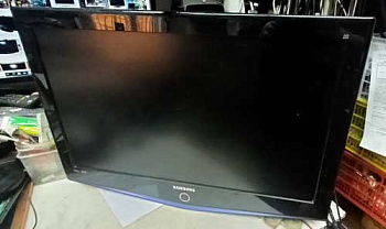 LCD-телевизор-Samsung-LE32R71BX-BWT