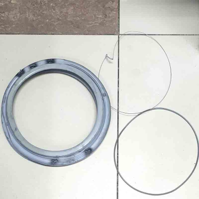 Манжета люка СМ Indesit 14400204601 + хомут + пружина (демонтаж с IWUB 4105 (CIS) - разбиты подшипники бака.неисправен модуль управлени Манжета люка СМ Indesit 14400204601 + хомут + пружина (демонтаж с IWUB 4105 (CIS) - разбиты подшипники бака.неисправен модуль управлени