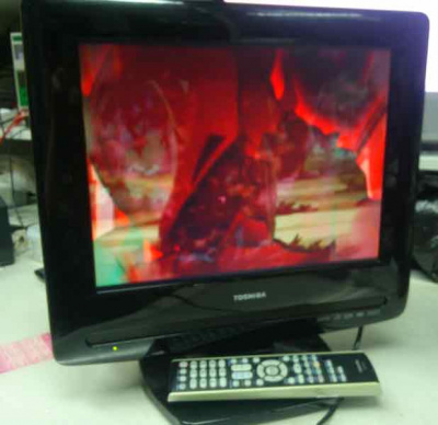 LCD телевизор Toshiba 15SLDT2 - БУ (+ Пульт TV/DVD Toshiba SE-R0319 (= SE-R0337 белый)  Original  БУ