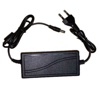 blok-pitaniya-12v-5a-5-5mm-2-5mm-cy-1250-s-setevym-provodom-vilka-bez-zazemleniya-back