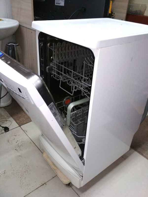 Посудомоечная-машина-Electrolux-ESL-46011-2